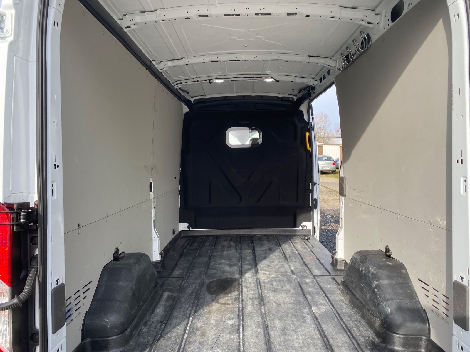 Fahrzeugabbildung Ford Transit Kasten 350 L3H2 Trend,AHK,SHZ,StHZ,SHgep