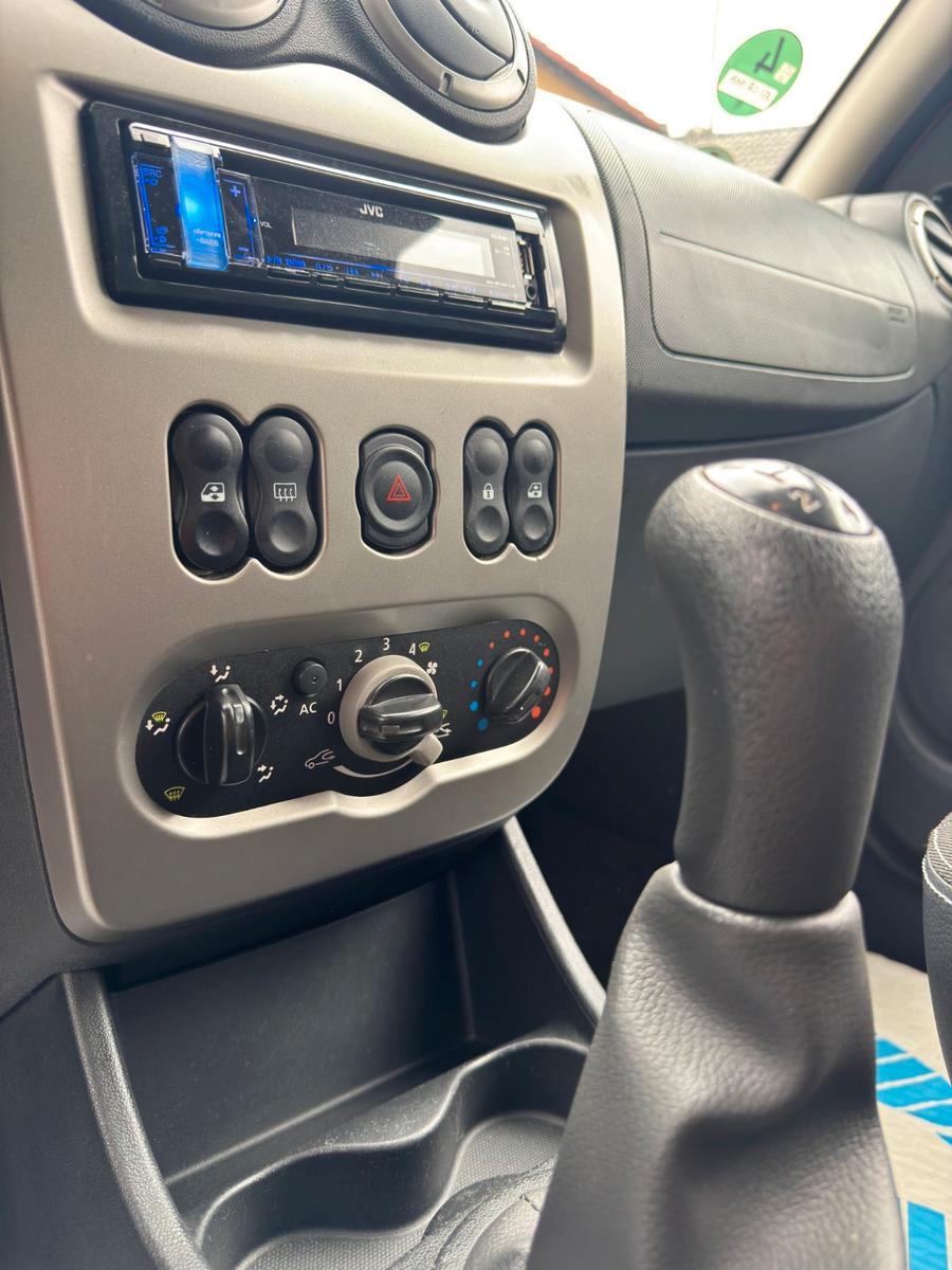 Dacia Sandero 2012 — photo 15