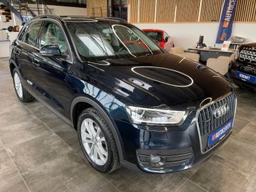 Audi Q3 2.0 TFSI*quattro*BI-XENON*AHK*PDC*SZHZ*