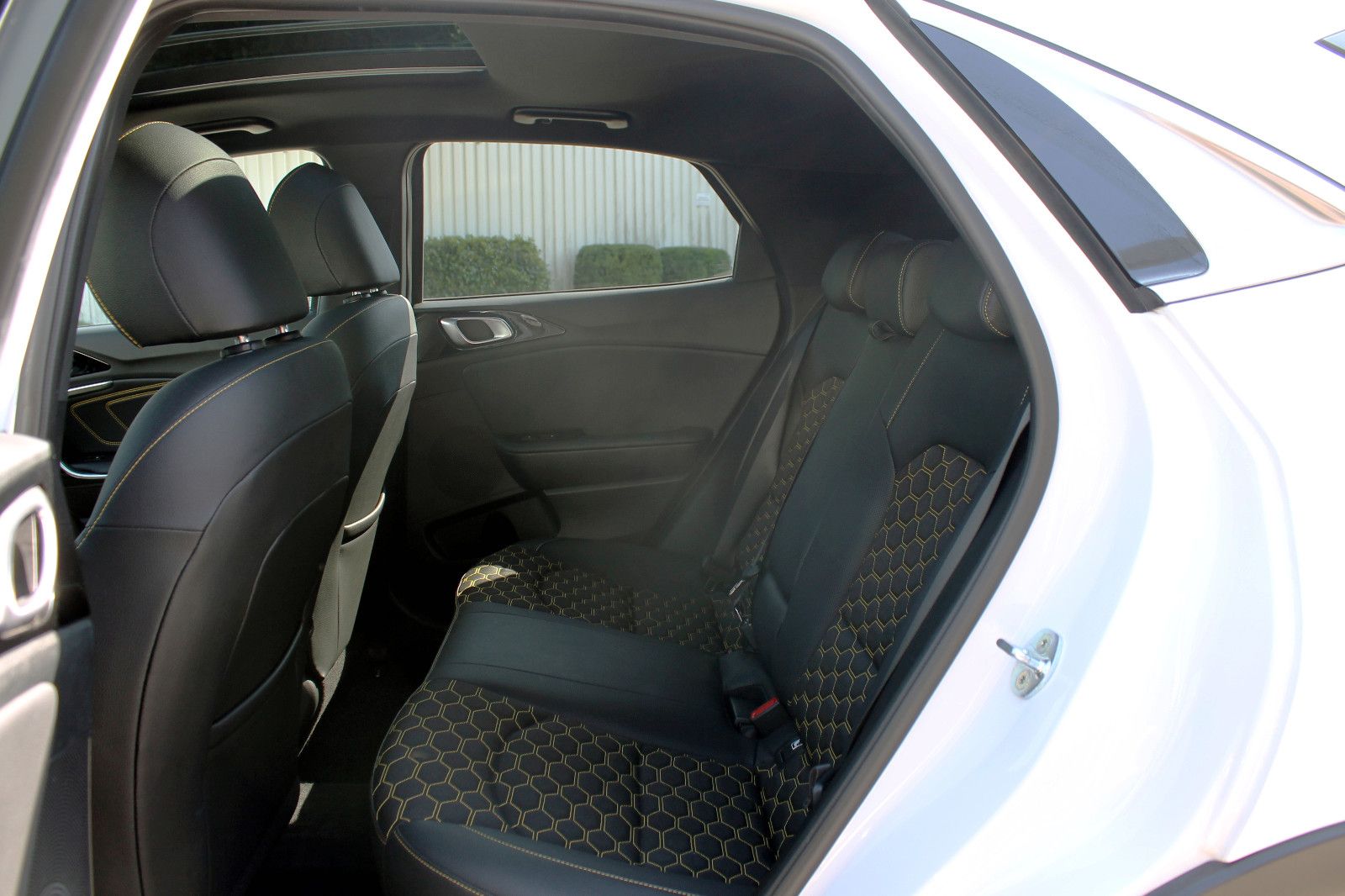 Fahrzeugabbildung Kia XCeed 1.5T-GDI Xdition LED ACC KAM PANO SHZ NAV