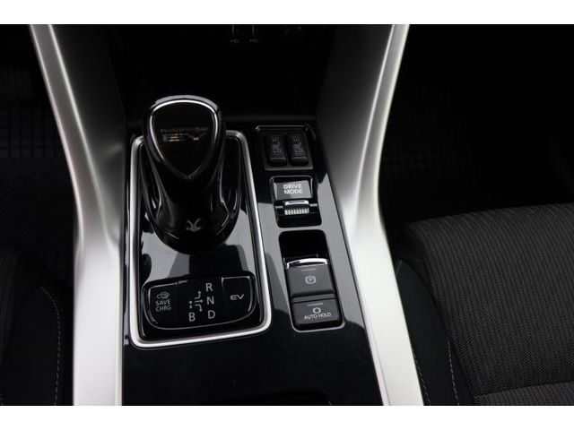 Fahrzeugabbildung Mitsubishi Eclipse Cross 2.4 Basis Hybrid 4WD