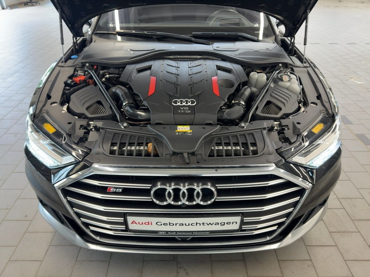 Audi S8 - Bild 19