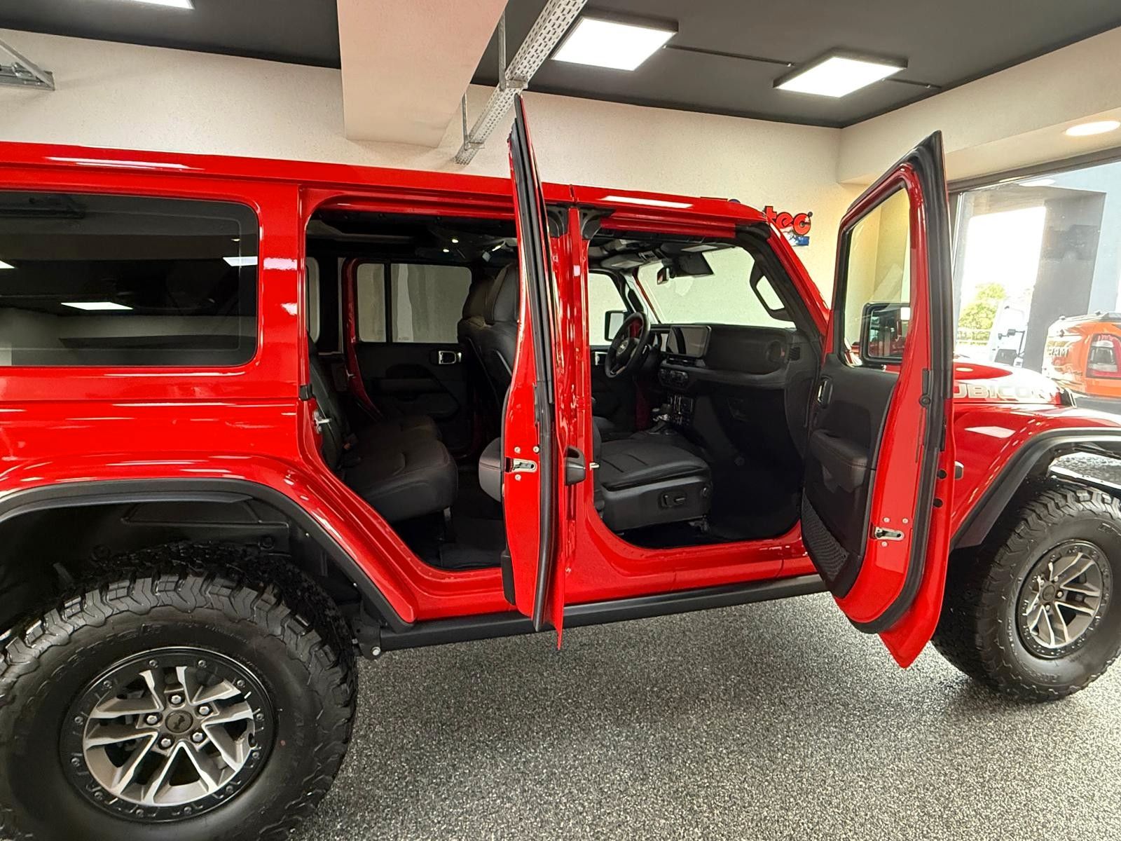 Fahrzeugabbildung Jeep RUBICON 392-6.4L HEMI V8-AHK 3500KG-35"
