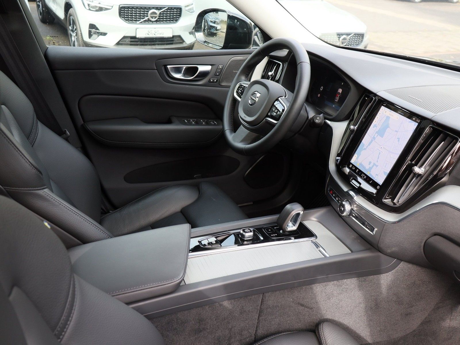 Volvo XC60 T6 AWD Plus Dark NP:81.660,-//AHK/20'LMF/P imagem 3