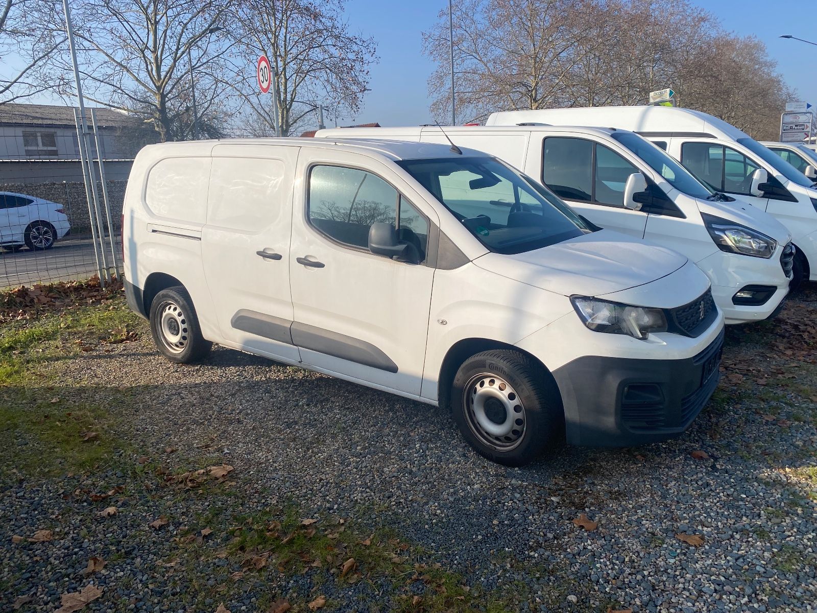 Fahrzeugabbildung Peugeot Partner Premium L2,SHZ,PDC,Regal,Fahrradhalter