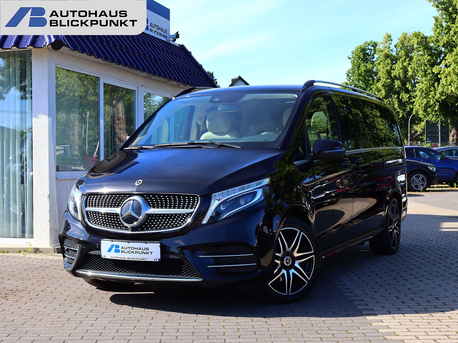 MERCEDES-BENZ V 300 d 4M LANG AMG 7 SITZ DISTRONIC+PANO+KAM360