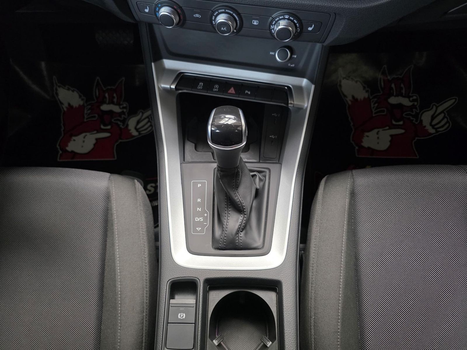 Fahrzeugabbildung Audi Q3 35 TDI DSG/Navi/DAB/Totwinkel/VZE