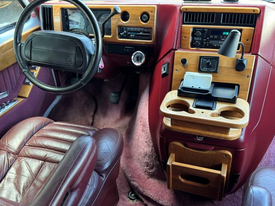 Fahrzeugabbildung Chevrolet Chevy Van G20 5.7 V8 Tiara deutsches Fzg.