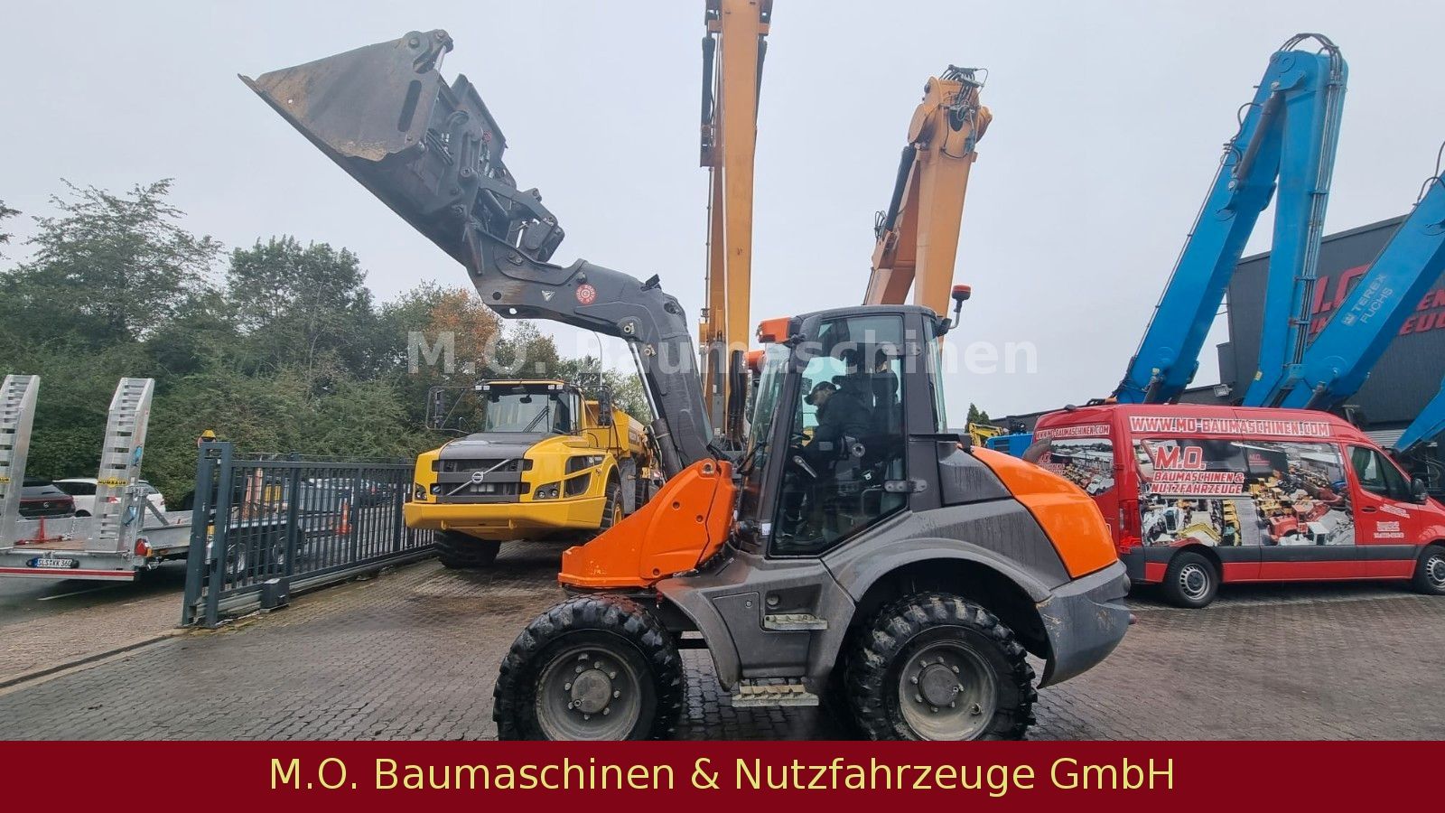 Fahrzeugabbildung MECALAC AS 900 Booster / Klappschaufel /SW/