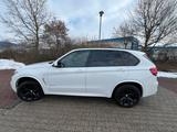 BMW X5 xDrive30d - M-Sport*Navi*Scheckgheft - BMW X5 mit Diesel-Antrieb: Weiß, Luftfederung, Geländewagen