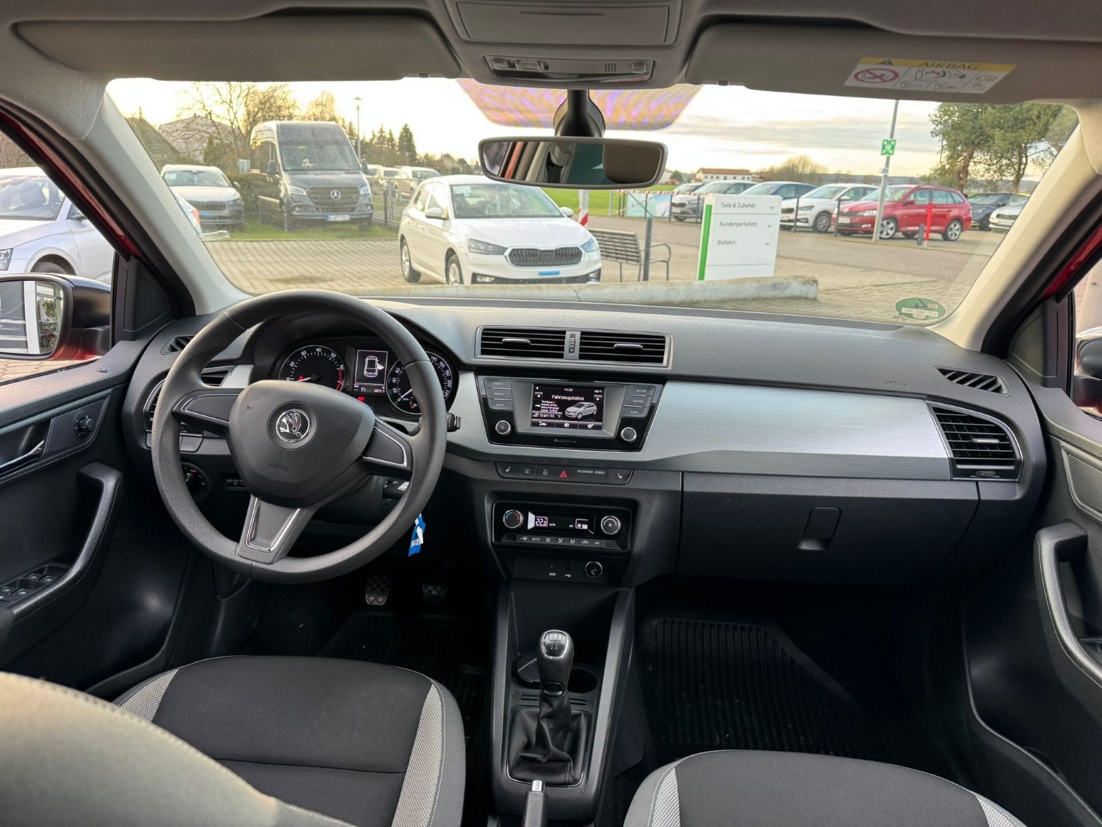 Fahrzeugabbildung SKODA Fabia 1.2l TSI 90PS 5-Gang*SHZ*PDC*