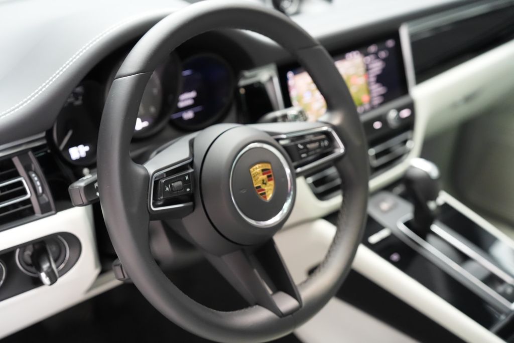 PORSCHE Macan S*CHRONO*PANO*PDLS+*ACC*360*BICOLOR*MEMORY PORSCHE Macan S*CHRONO*PANO*PDLS+*ACC*360*BICOLOR*MEMORY