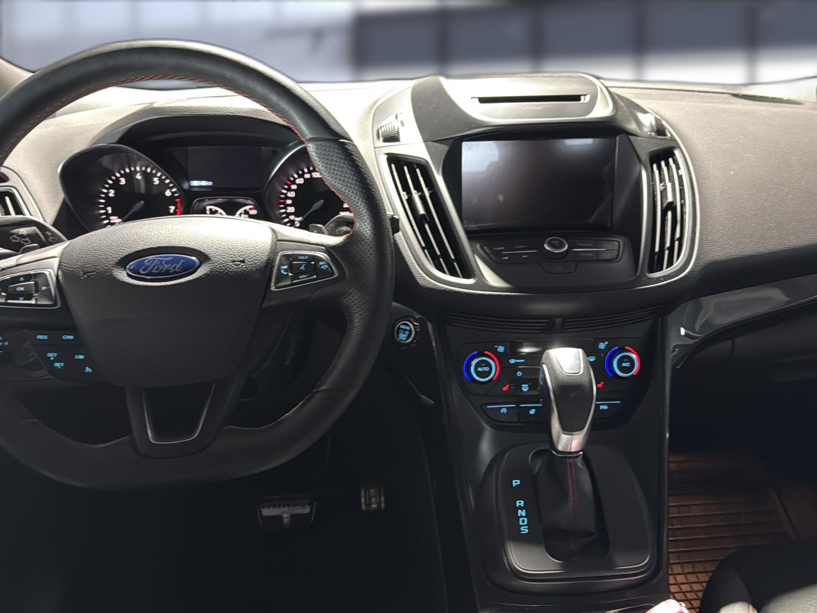 Fahrzeugabbildung Ford Kuga ST-Line/ ATM bei 52.000km / unfallfrei