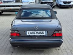 Fahrzeugabbildung E 220 Cabrio CE Autom. Leder Klima