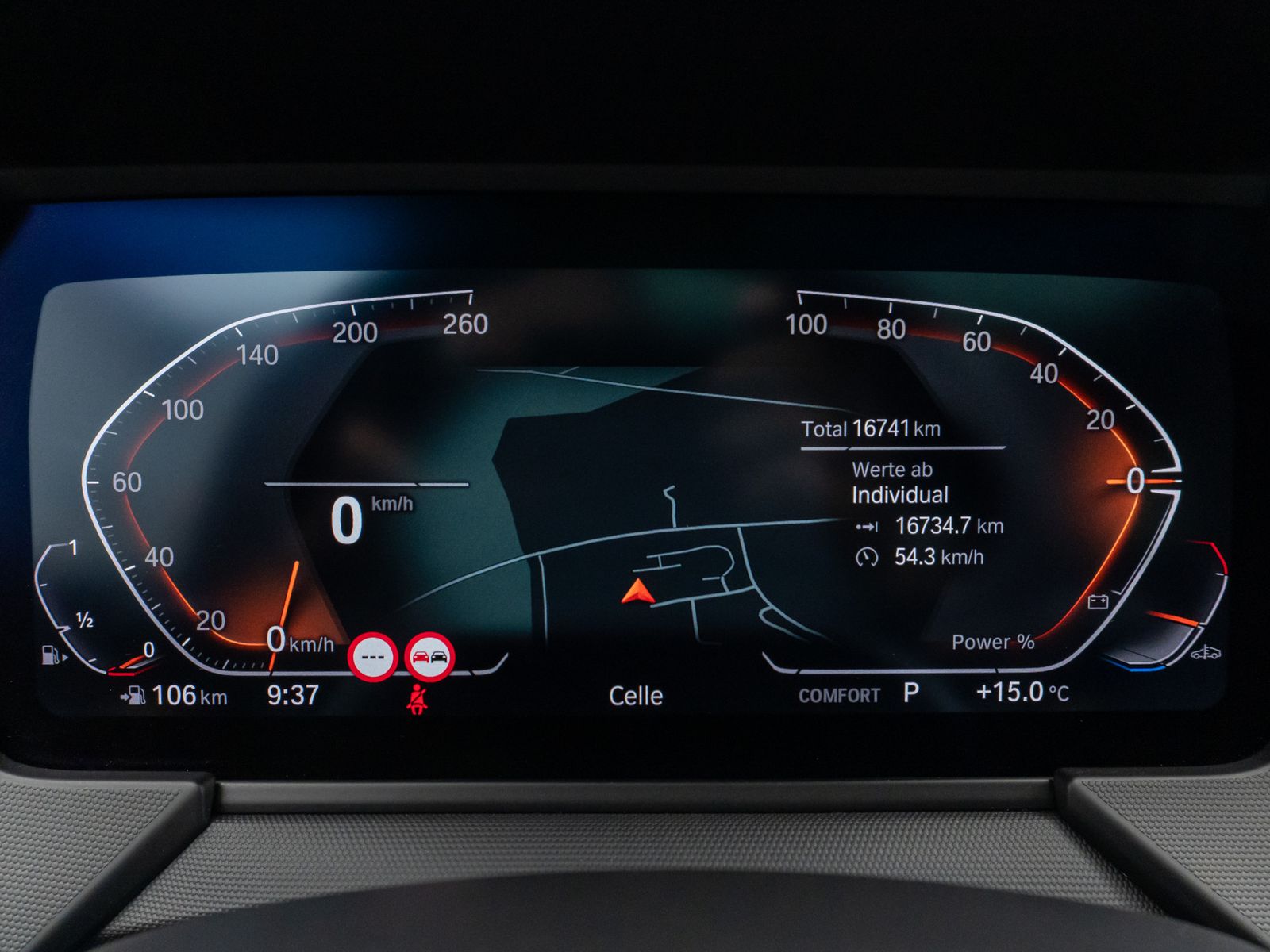 Fahrzeugabbildung BMW 118i M Sport Panorama Kamera HUD DAB H/K Komfort