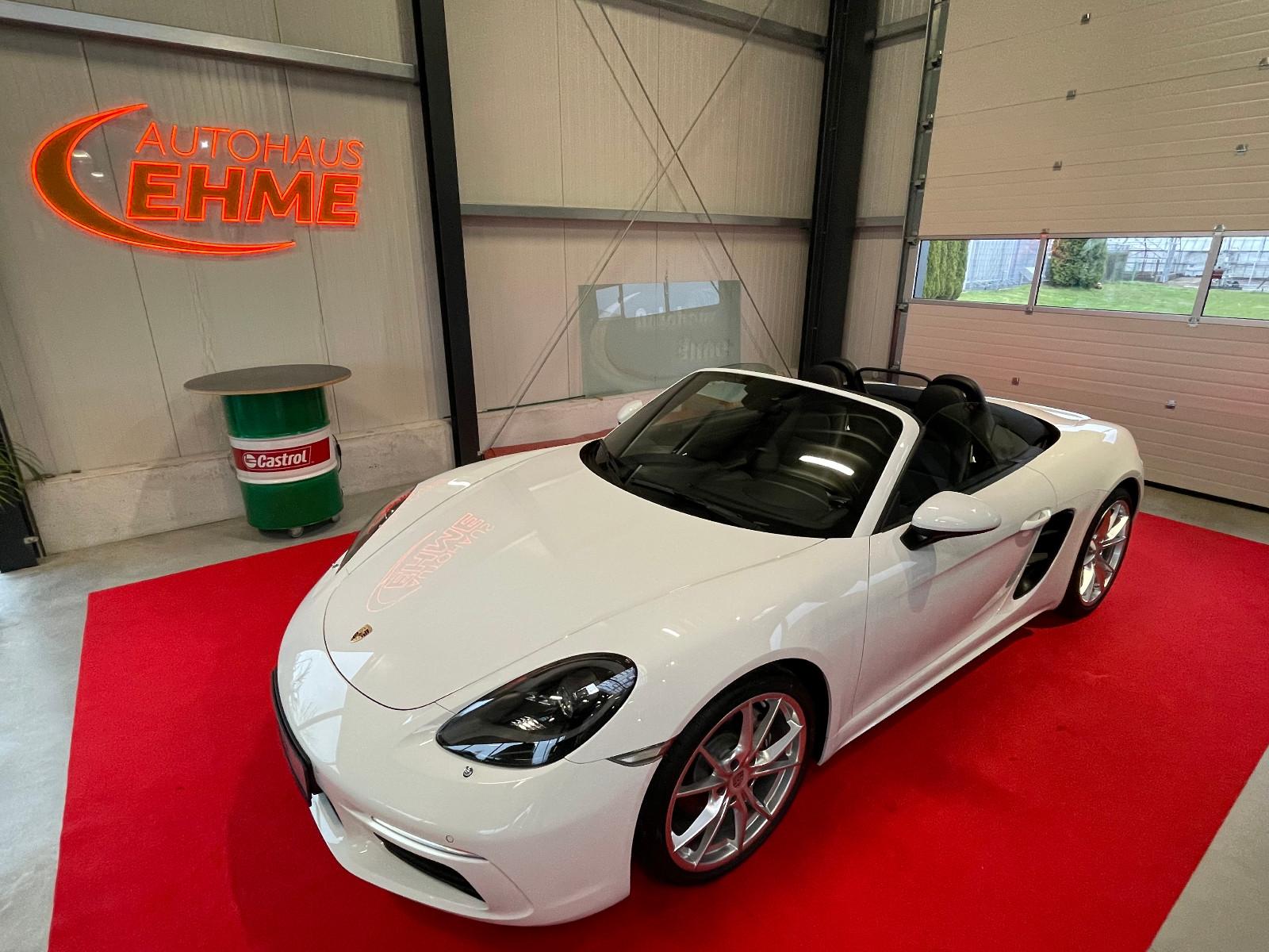 Porsche 718 Boxster PDK *NAVI*XENON*SHZ*PDC*20ZOLL*