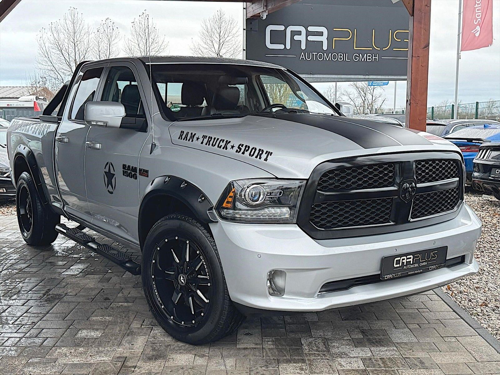 Fahrzeugabbildung Dodge RAM 5.7 V8 HEMI SPORT LONGBED 4x4 Army Style