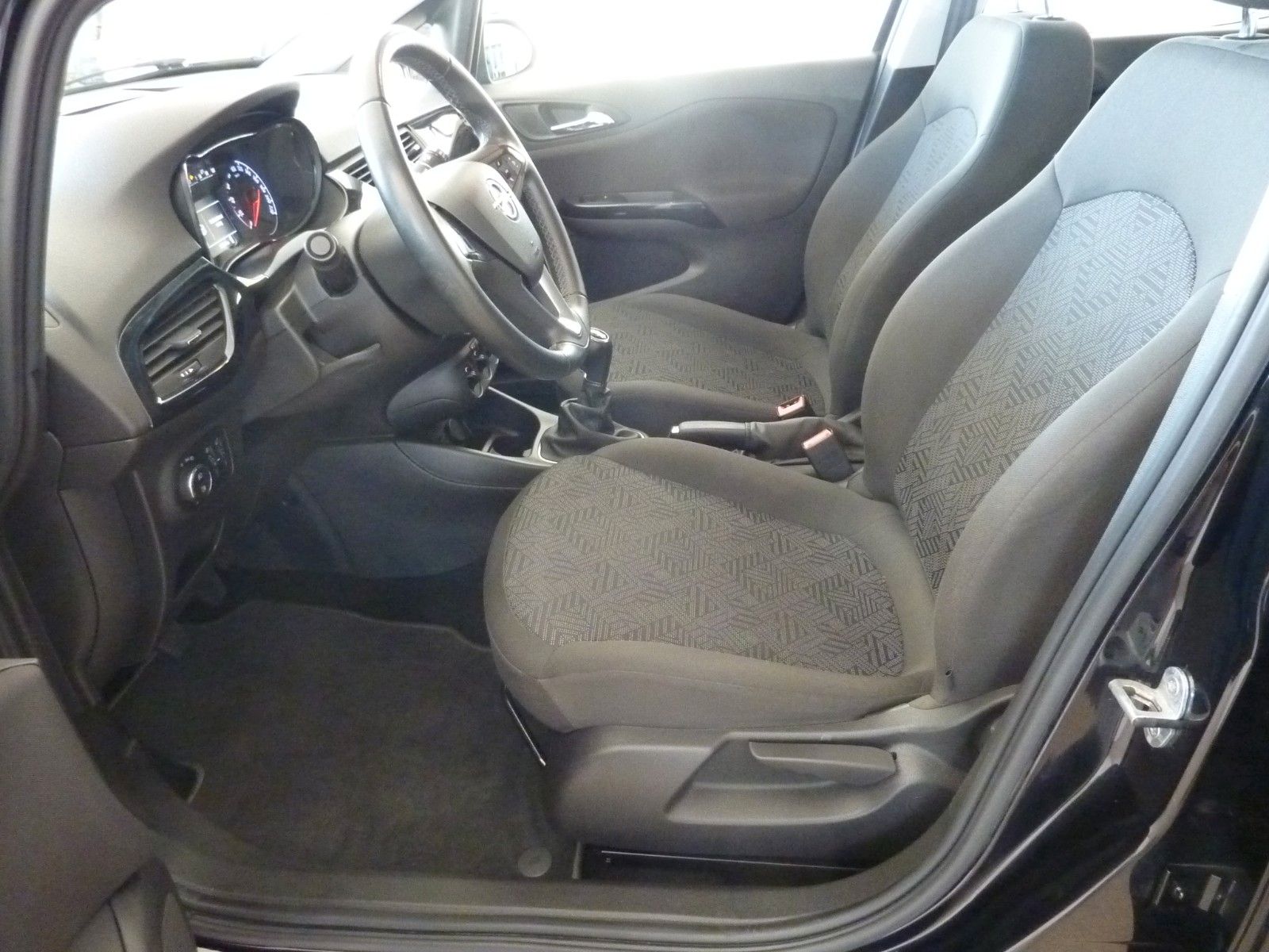 Fahrzeugabbildung Opel Corsa 1.4 Edition, AC, BC, Allwetter