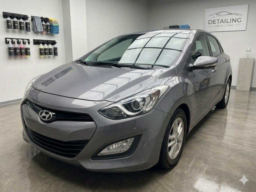 Hyundai i30 AUTOM.*SCHECKHEFT*PDC HINTEN*2.HAND*TOP