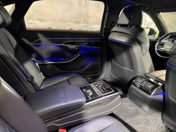 Audi A8 - 12