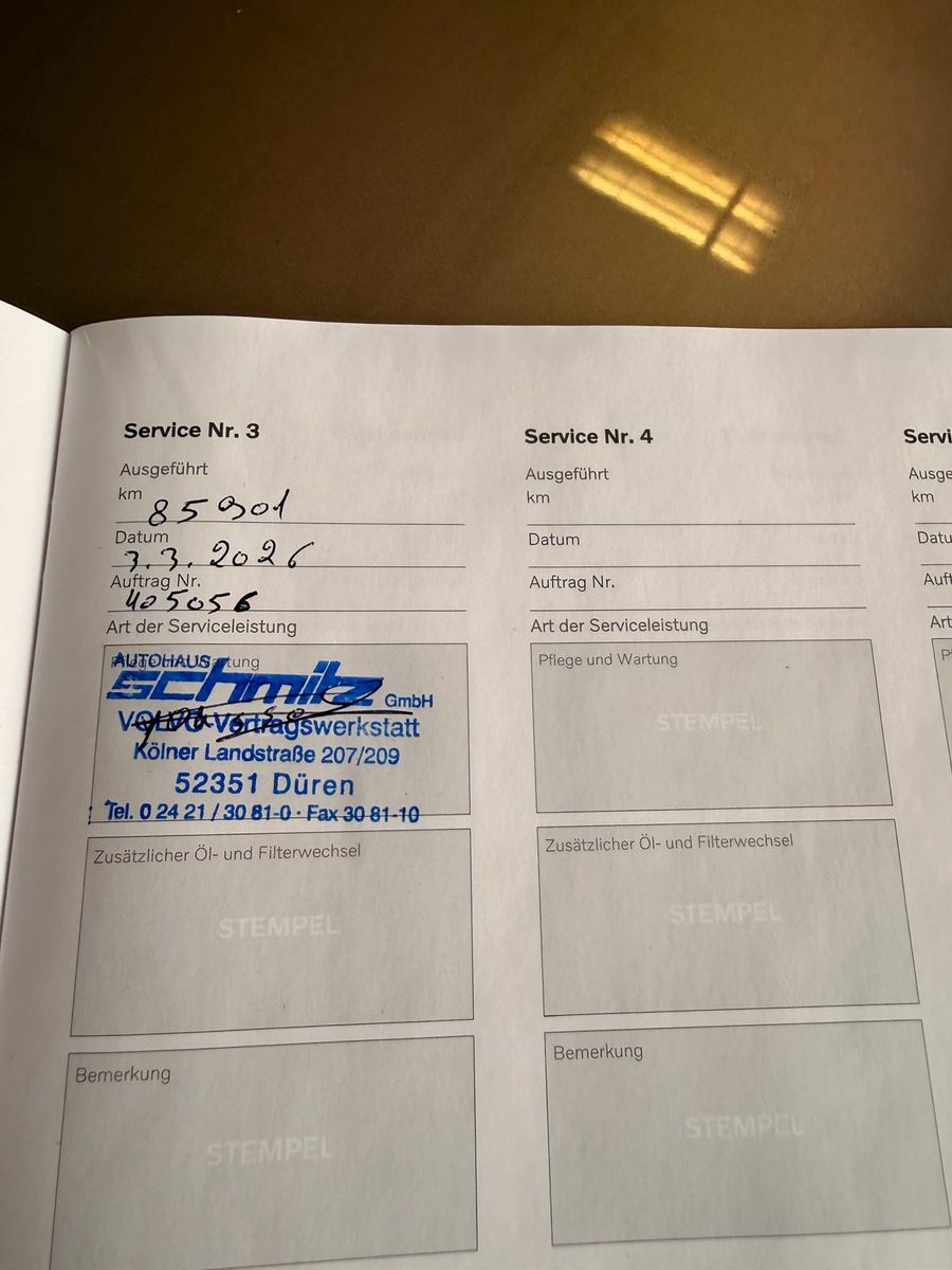 Fahrzeugabbildung Volvo V60 Kombi Core/ 1.HAND/SCHECKHEFT/8.FACH BEREIFT