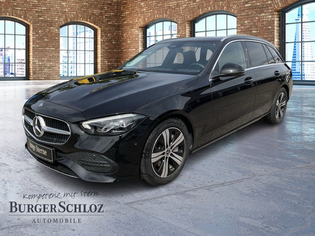 Mercedes-Benz C 300 — hlavná fotografia
