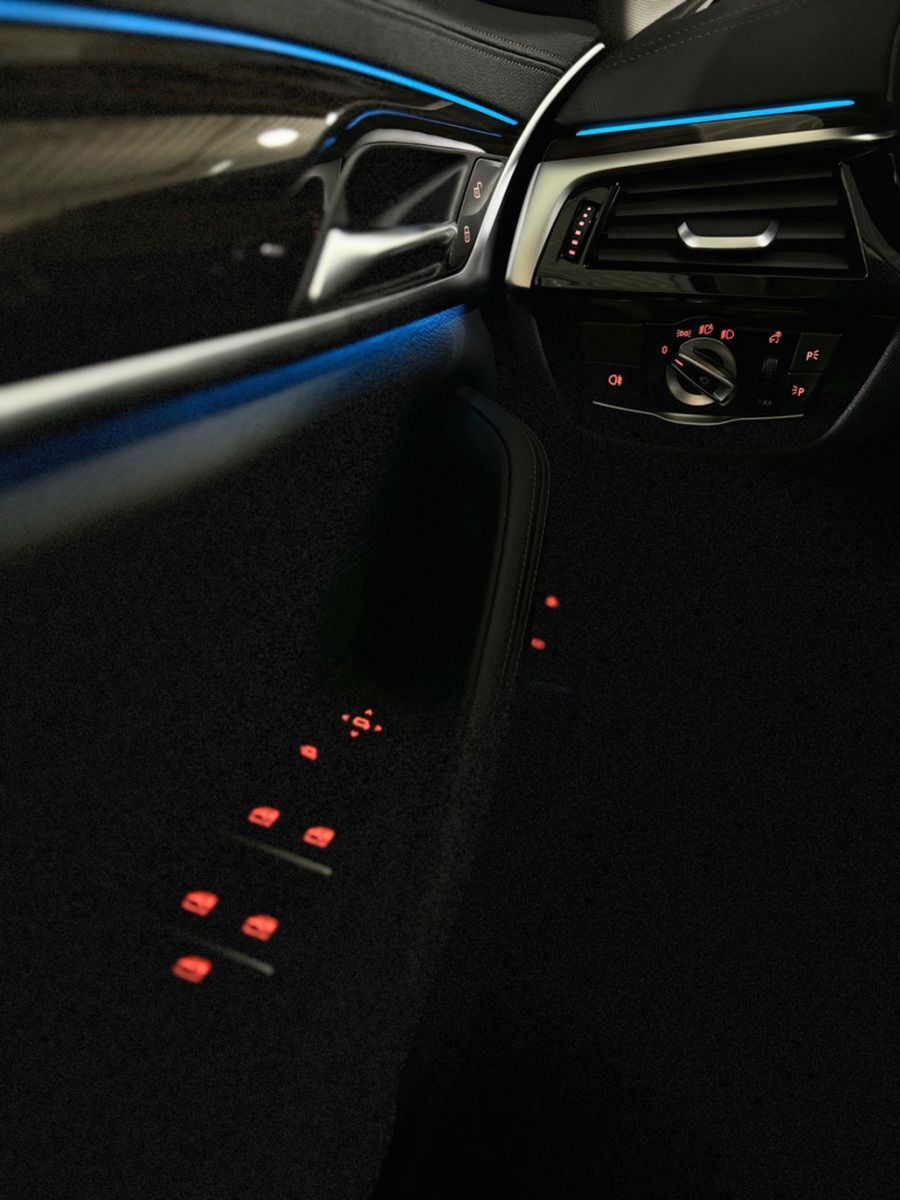 Fahrzeugabbildung BMW 530e xD Luxury Line 360° HUD Laser DAB Komfort