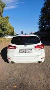 Ford Focus 2,3 EcoBoost ST Styling-Paket Turnier ... - Ford Focus: ST Styling Paket