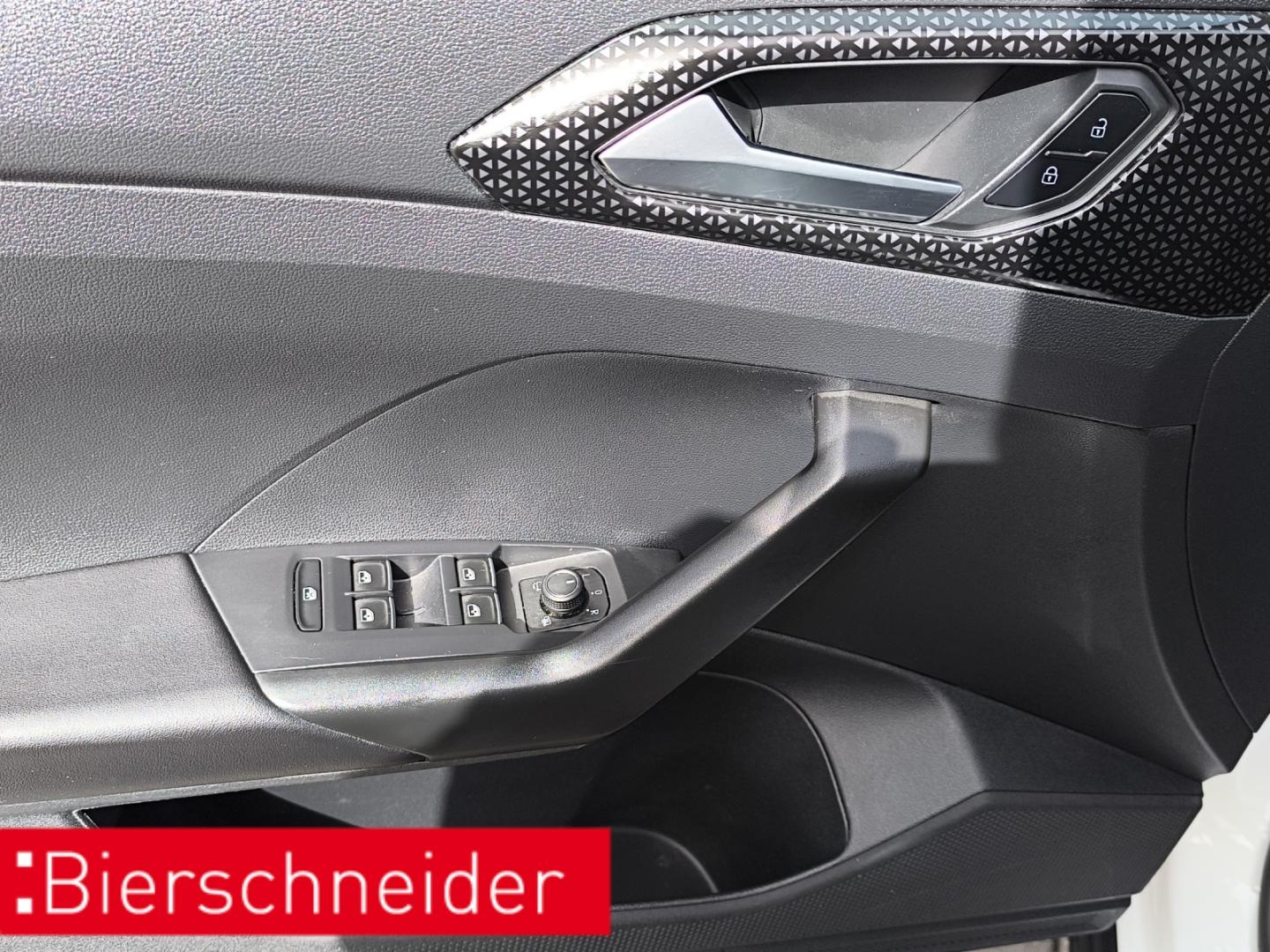 Volkswagen T-Cross 1.0 TSI Style LED PDC RFK NAVI