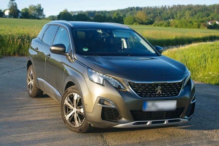Image of Peugeot e-3008