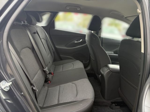 Fahrzeugabbildung Hyundai i30 1.0 Benzin 7-DCT (48V) TREND +KLIMA+NAVI+UVM