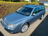 Ford Mondeo 2,5L 6Zylinder - Ford Mondeo aus 2002: Kombi