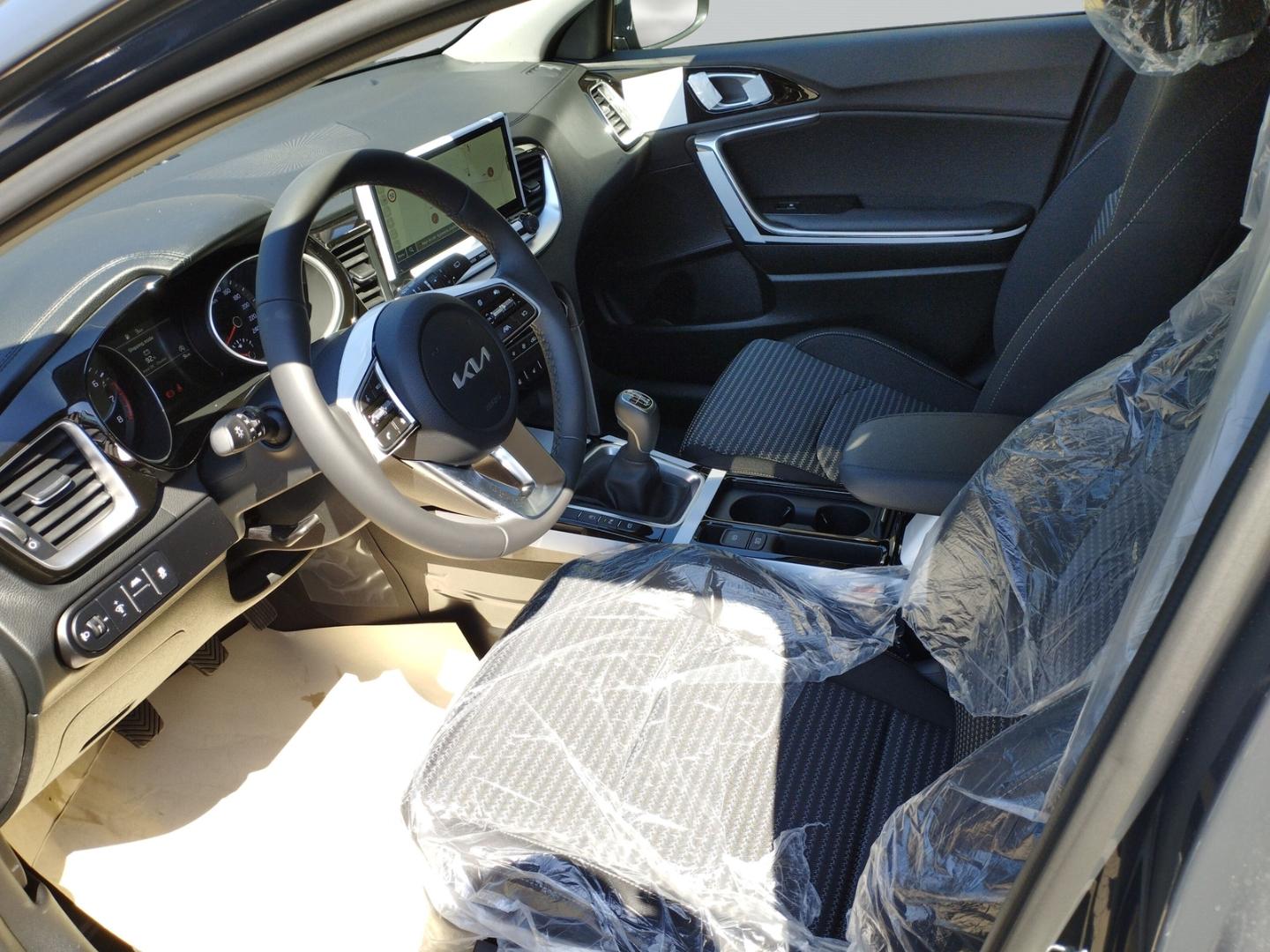 Kia Ceed_sw Sportswagon 1.5T DCT140PS ULTIMATE EDITI