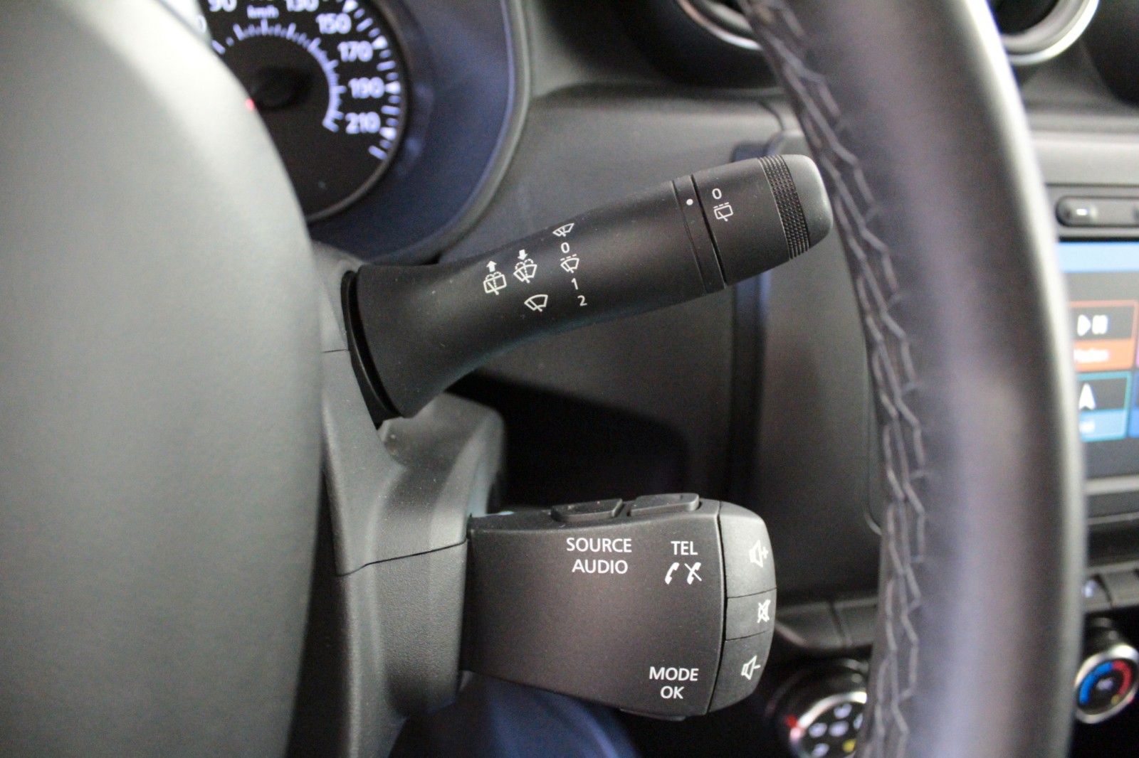 Fahrzeugabbildung Dacia Duster Sce 115 Eco-G*AHK*15075*