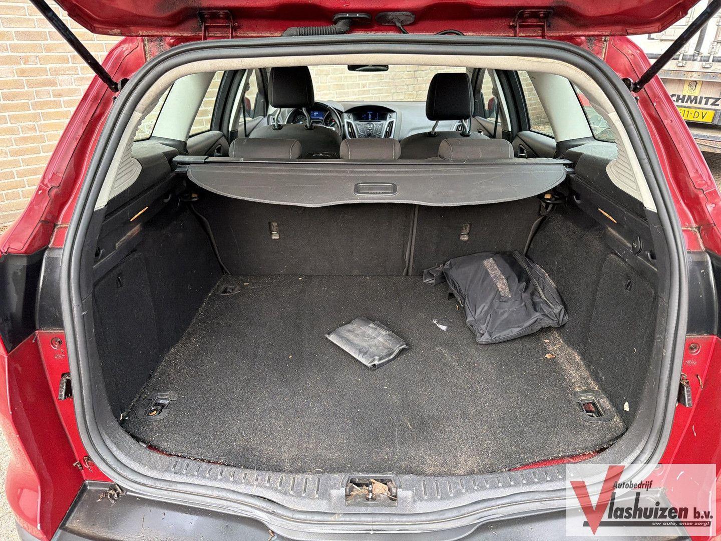 Ford Focus 2012 — photo 15