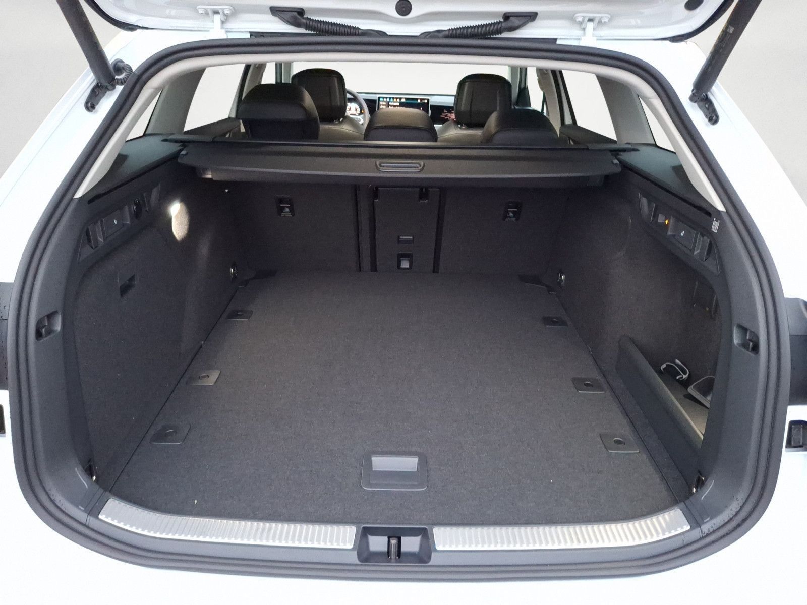 Volkswagen Passat - Bild 12