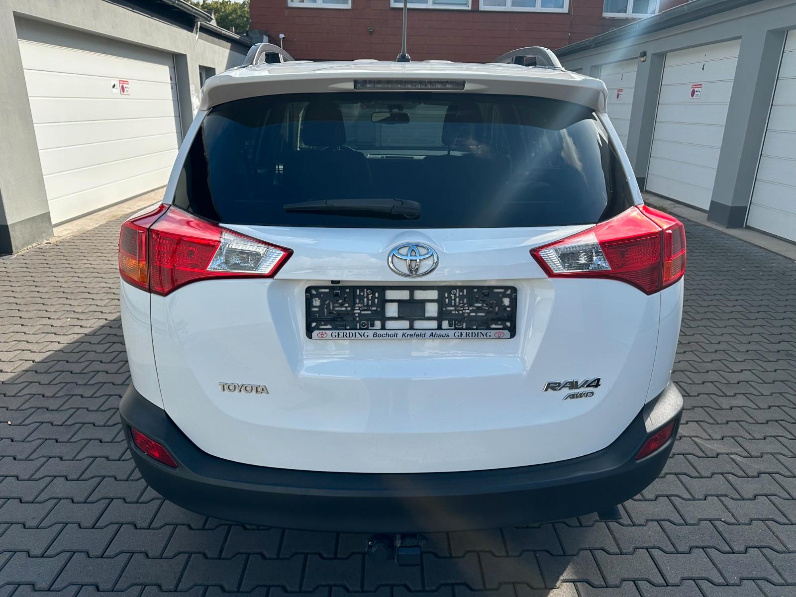TOYOTA RAV4 - 2.0D -  4X4 - ATTELAGE - 124 CV -BVM