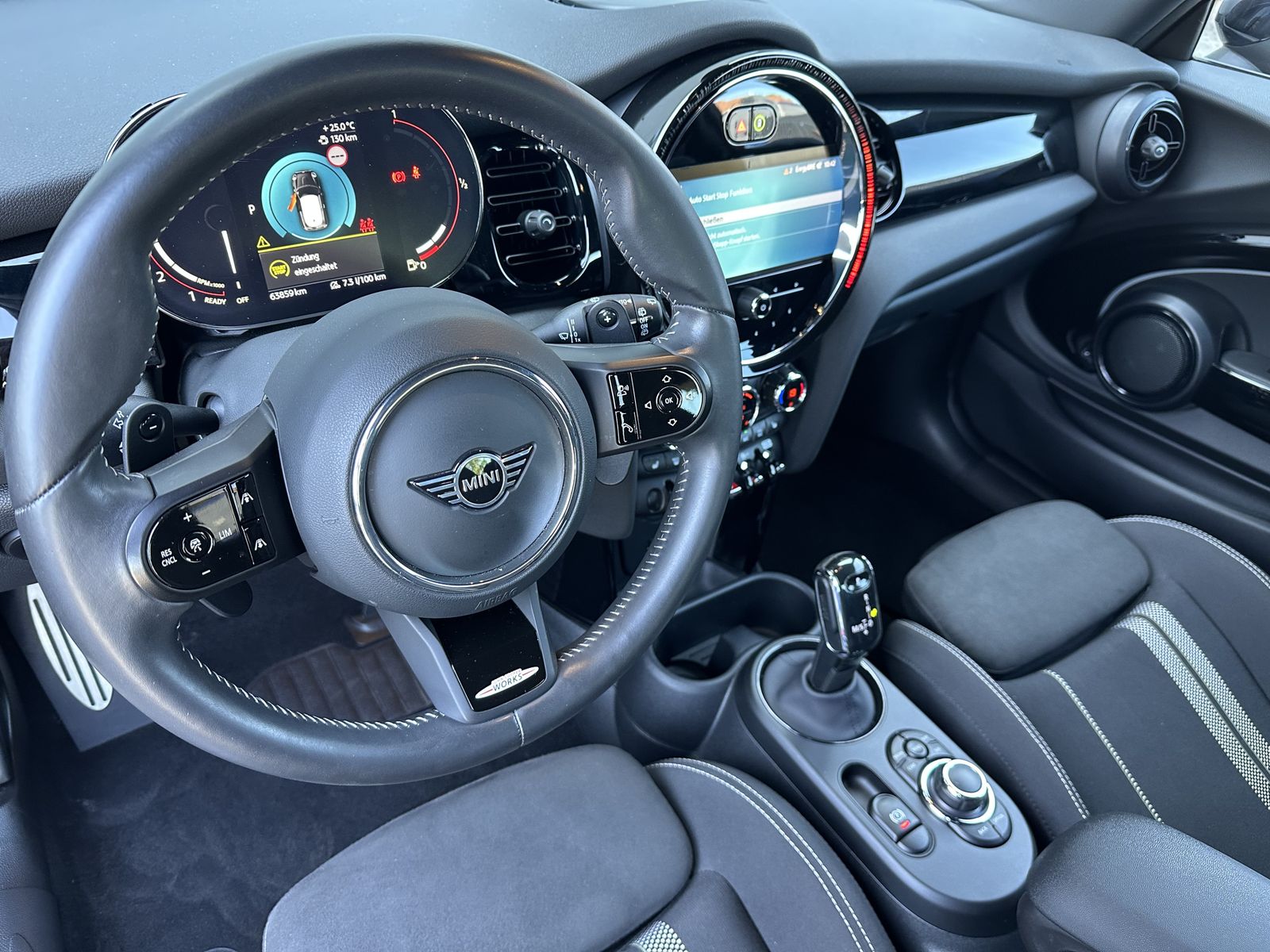 Fahrzeugabbildung MINI John Cooper Works Sport-Aut NAV+LED+DIGDISPL+ACC