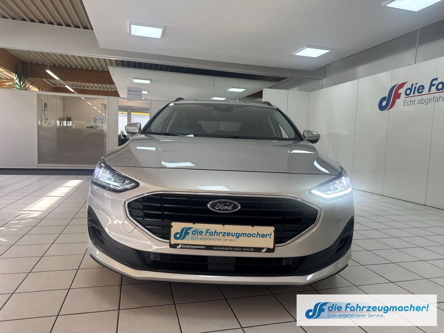 Fahrzeugabbildung Ford Focus Turnier Cool & Connect Navi LED Apple CarP