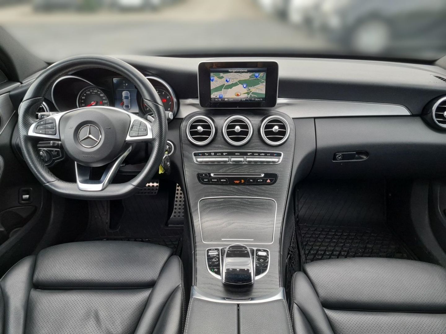 Fahrzeugabbildung Mercedes-Benz C 180 Edition ALLWETTER+KLIMA+LED+SITZ-KOMFORT-P