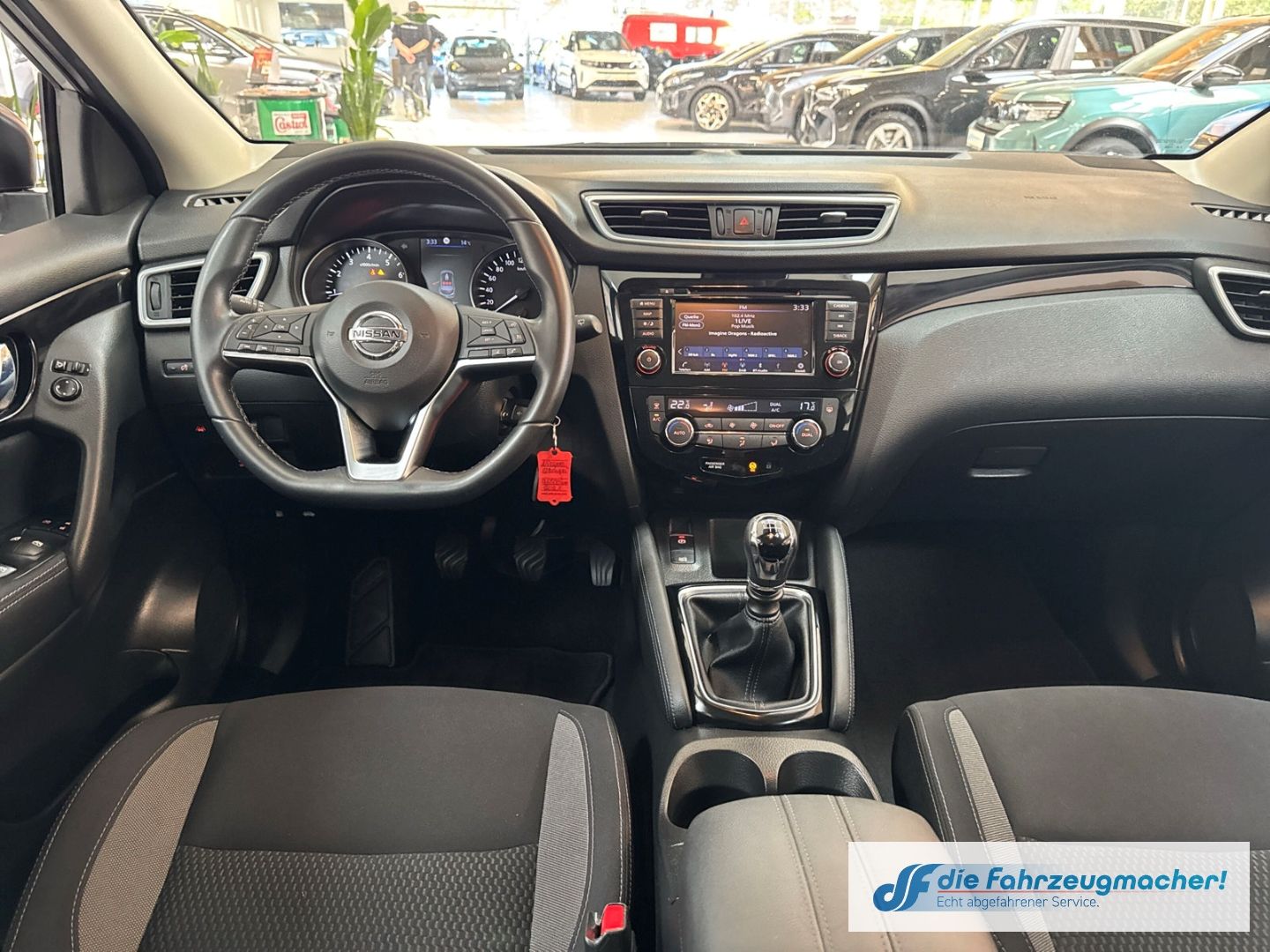 Fahrzeugabbildung Nissan Qashqai Shiro Navi Mehrzonenklima DAB SHZ Spurha