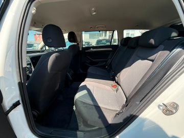 Volkswagen Passat Variant - 8