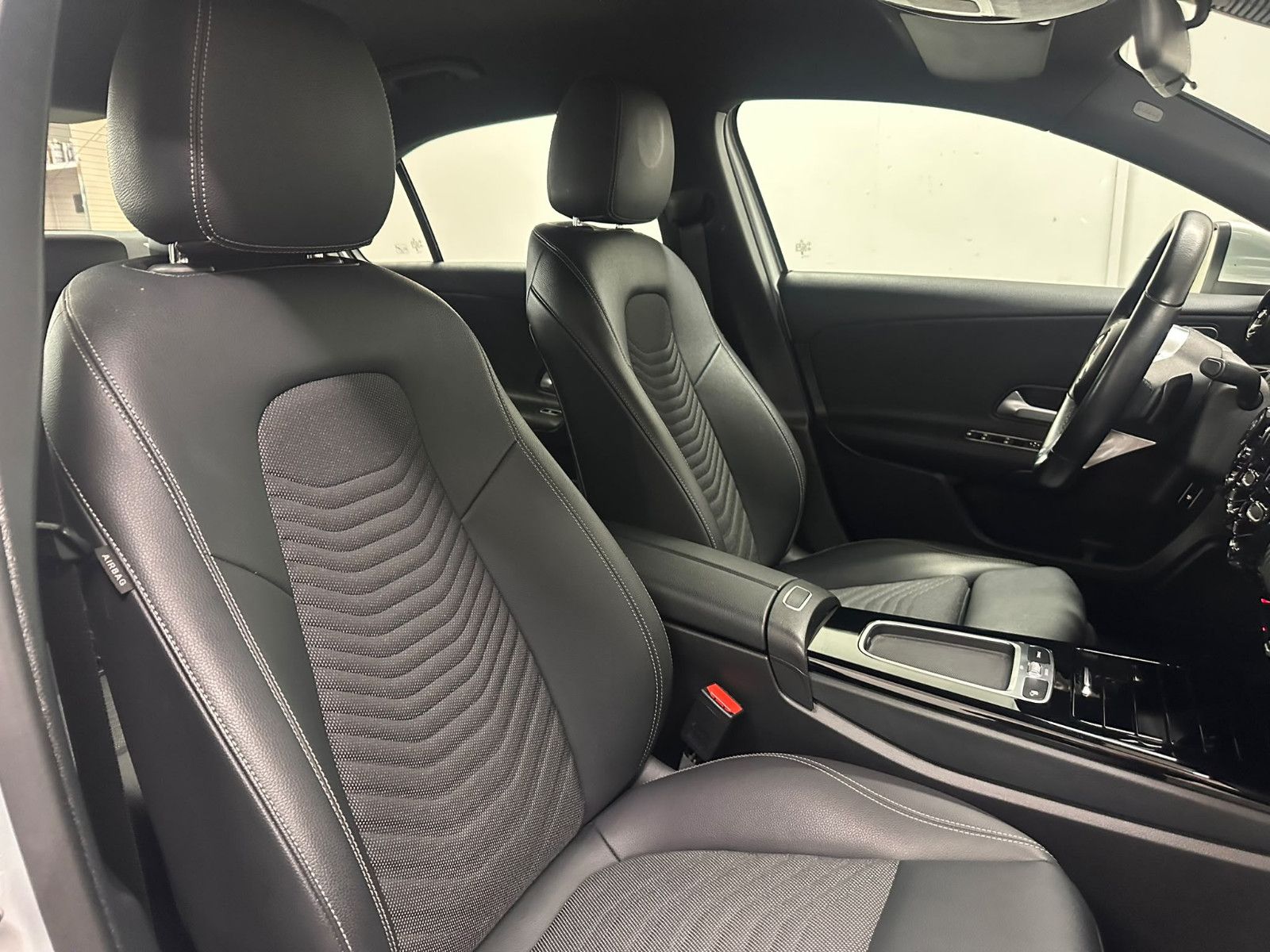 Fahrzeugabbildung Mercedes-Benz A 180 d DCT *LIMOUSINE *KLIMA*NAVI*CARPLAY*