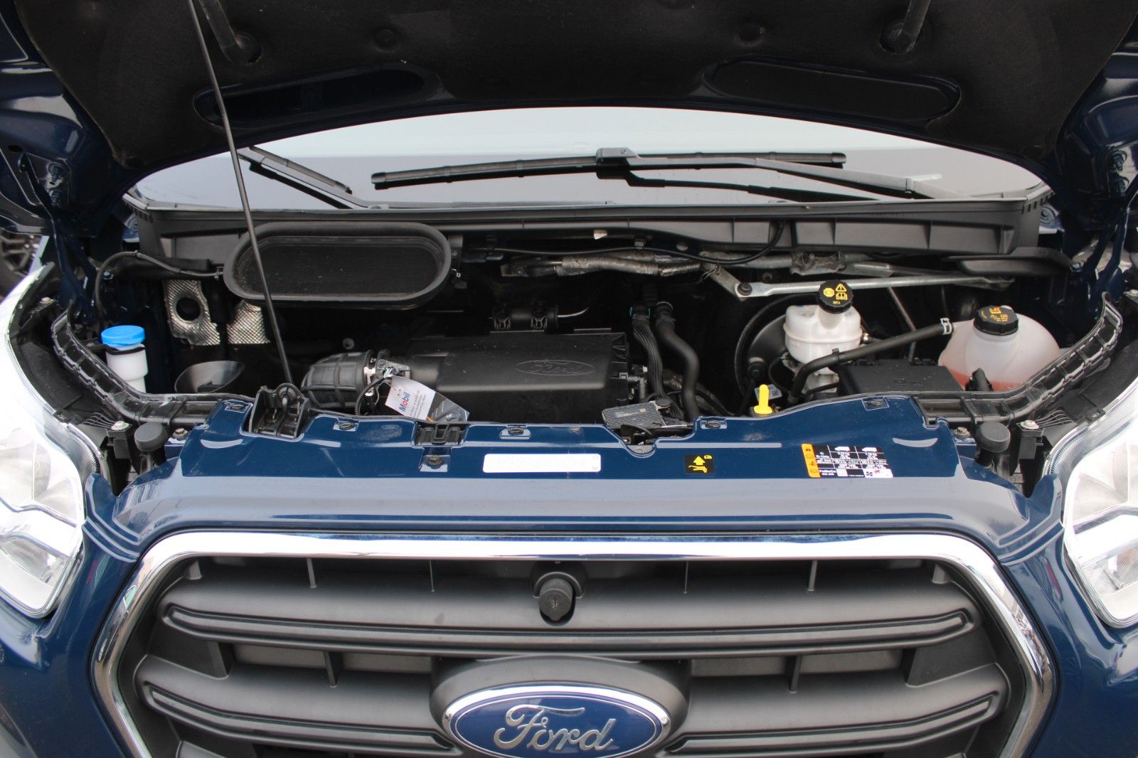 Fahrzeugabbildung Ford Transit 350 L3 H2 Kasten hoch lang KLIMA RFK AHK