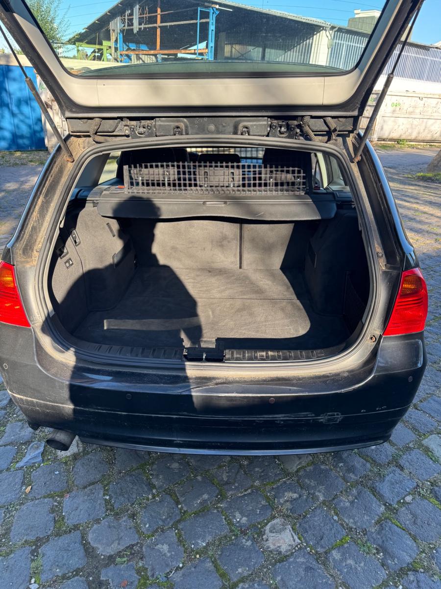 BMW 318 2006 — photo 10