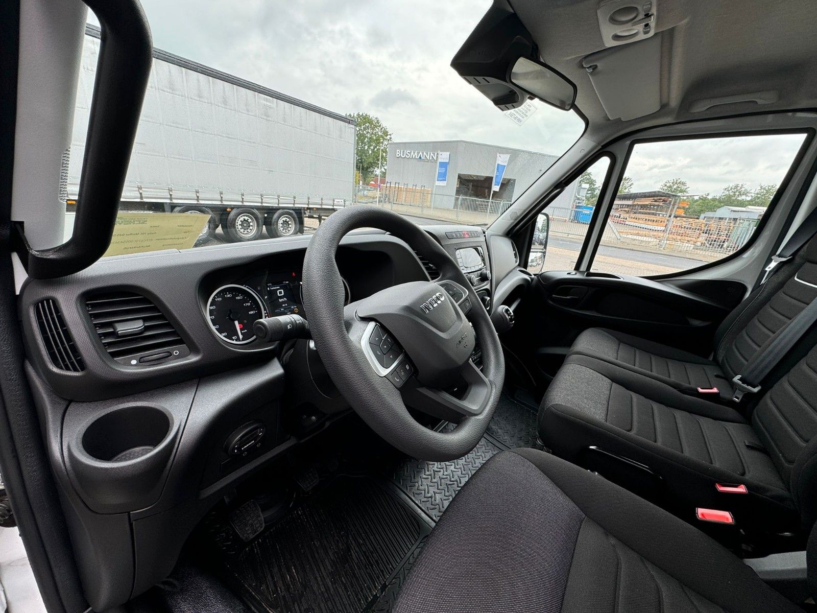 Fahrzeugabbildung Iveco Daily 70C18 MEILLER DOKA Nutzlast 3.430Kg