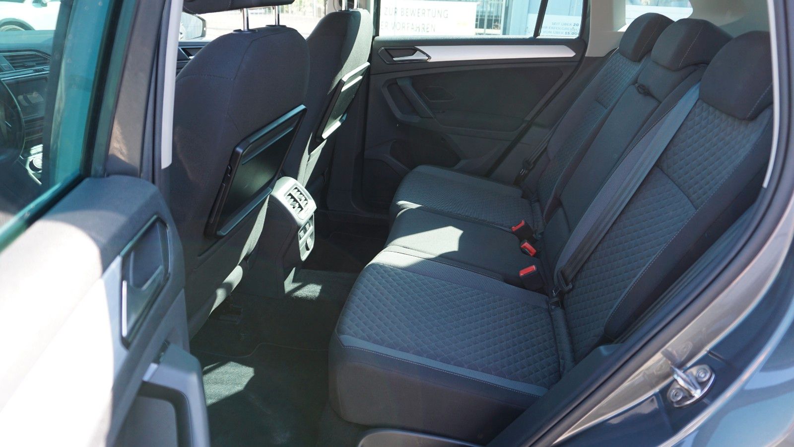 Fahrzeugabbildung Volkswagen Tiguan Comfortline BMT, LED,Navi,PDC, AHK el.