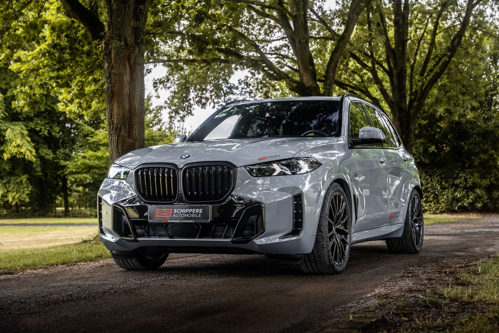 Fahrzeugabbildung BMW X5 40d xDrive M-SPORT PRO|AHK|CARBON|LUFT|ICONIC