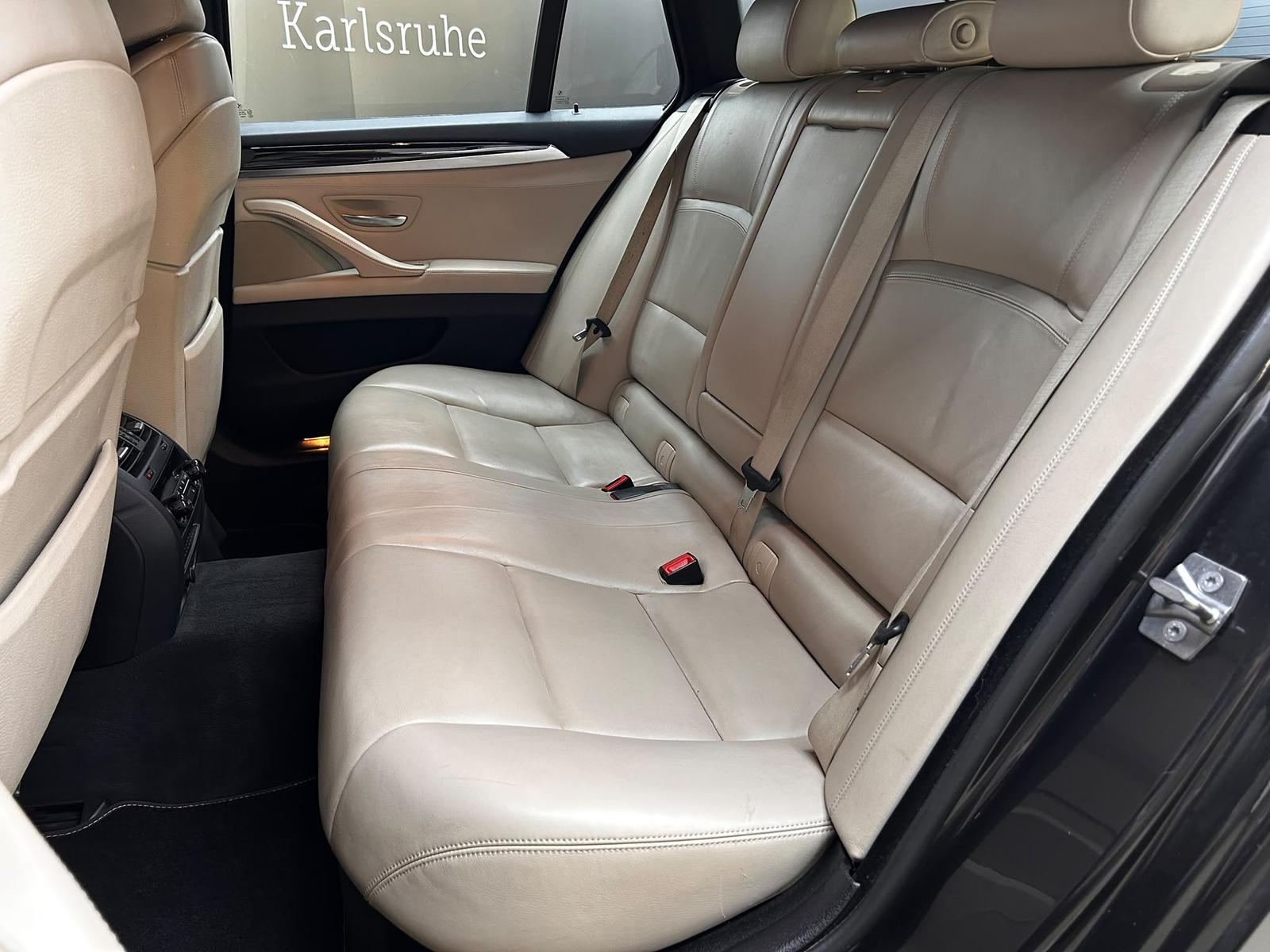 BMW 550i Touring | 408 ch | BVA | Affichage tête haute | Chauffage auxiliaire | Sièges chauffants avant/arrière | Soft Close | Attelage fixe
