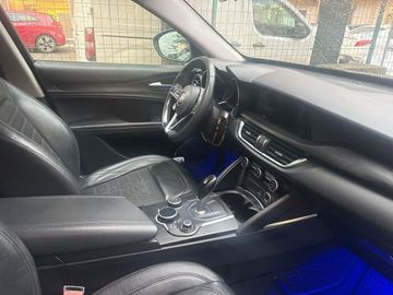 Alfa-Romeo Stelvio - 6